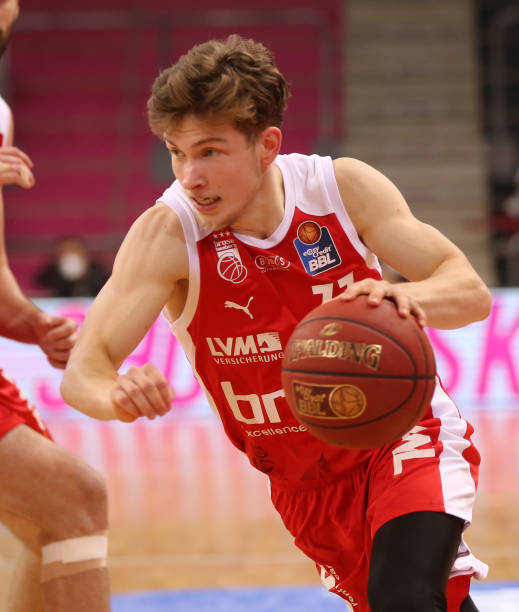 6拔得头筹 6拔得头筹